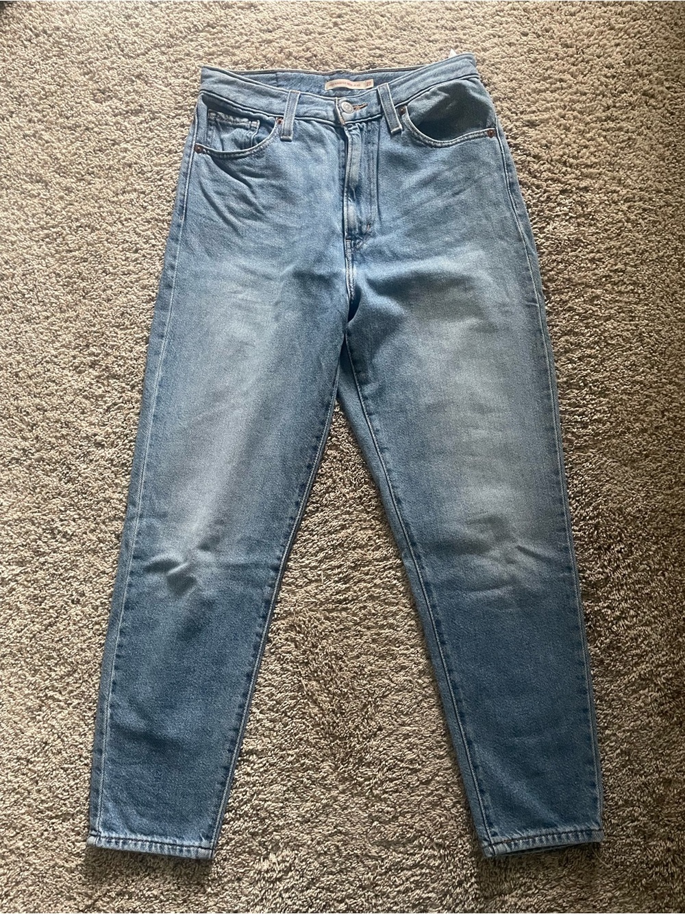 Levi’s high waisted mom jeans size 27